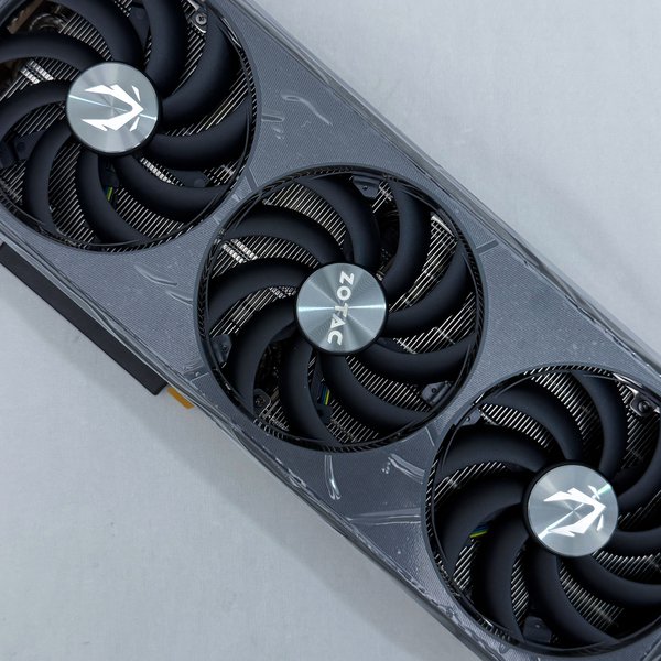 card-mn-hnh-zotac-gaming-geforce-rtx-5080-amp-extreme-infinity-16gb-gddr7-7